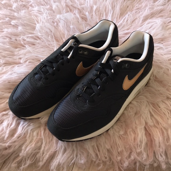 NWTNike ID Air Max 1 Premium Black Gold - Picture 8 of 8